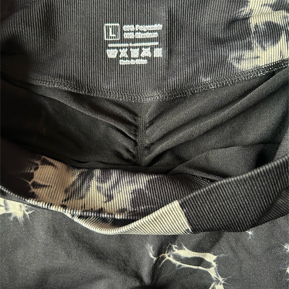 Tie-Dye Sports Bra and Shorts Set NWOT - Picture 8 of 8